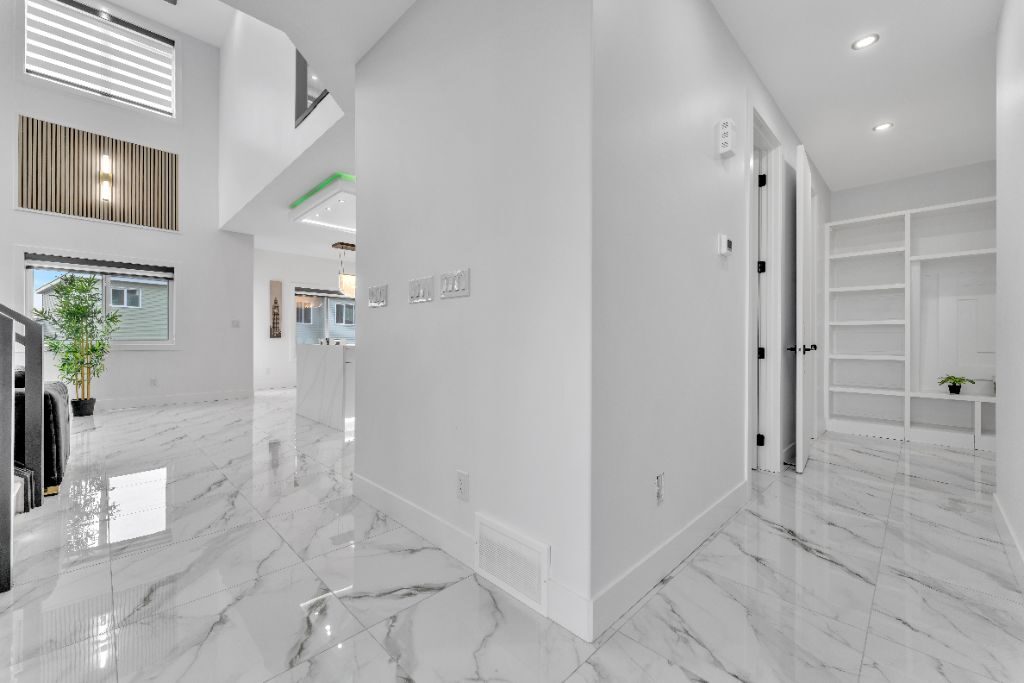 Show home photo 12